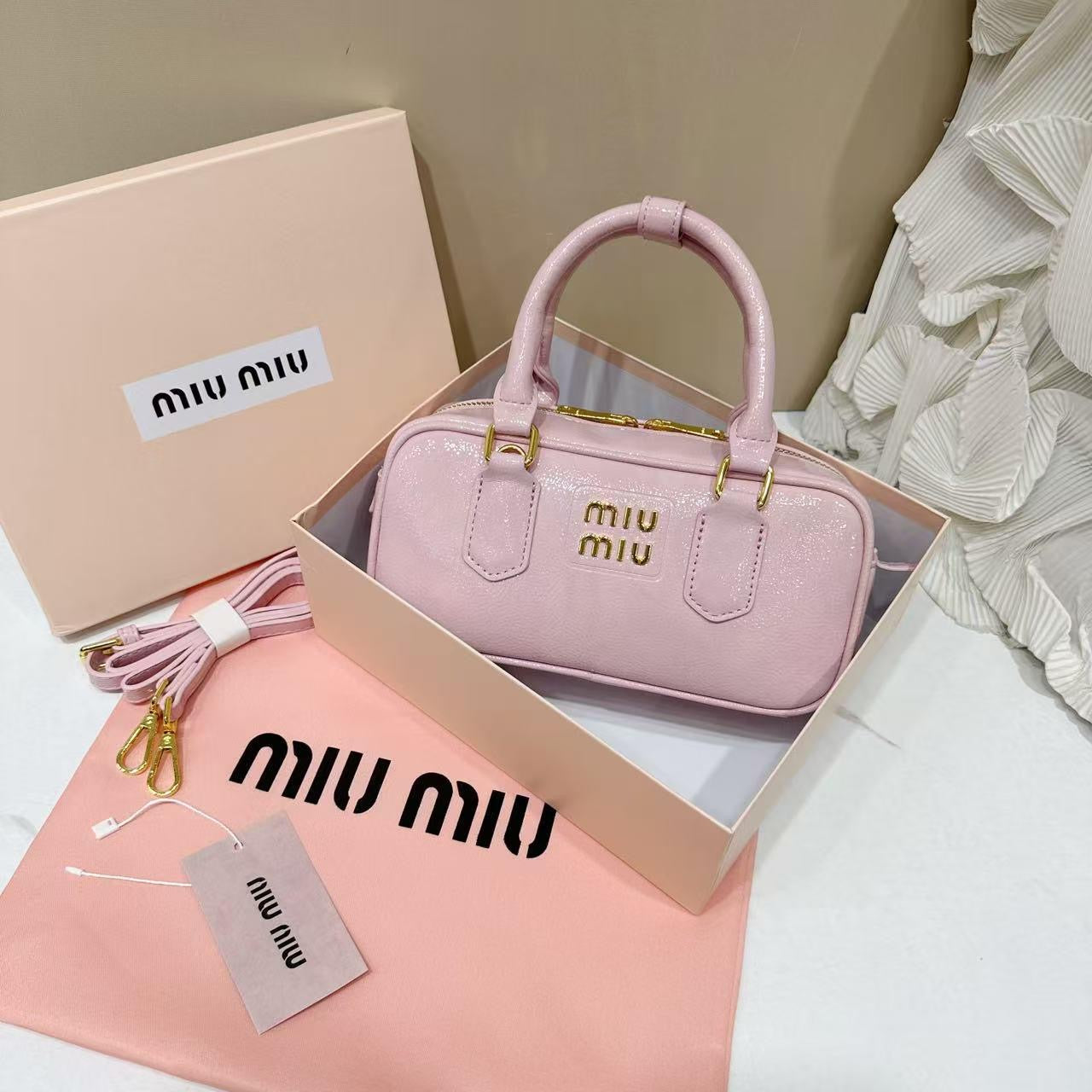 Miu miu Ladies Bag Pink