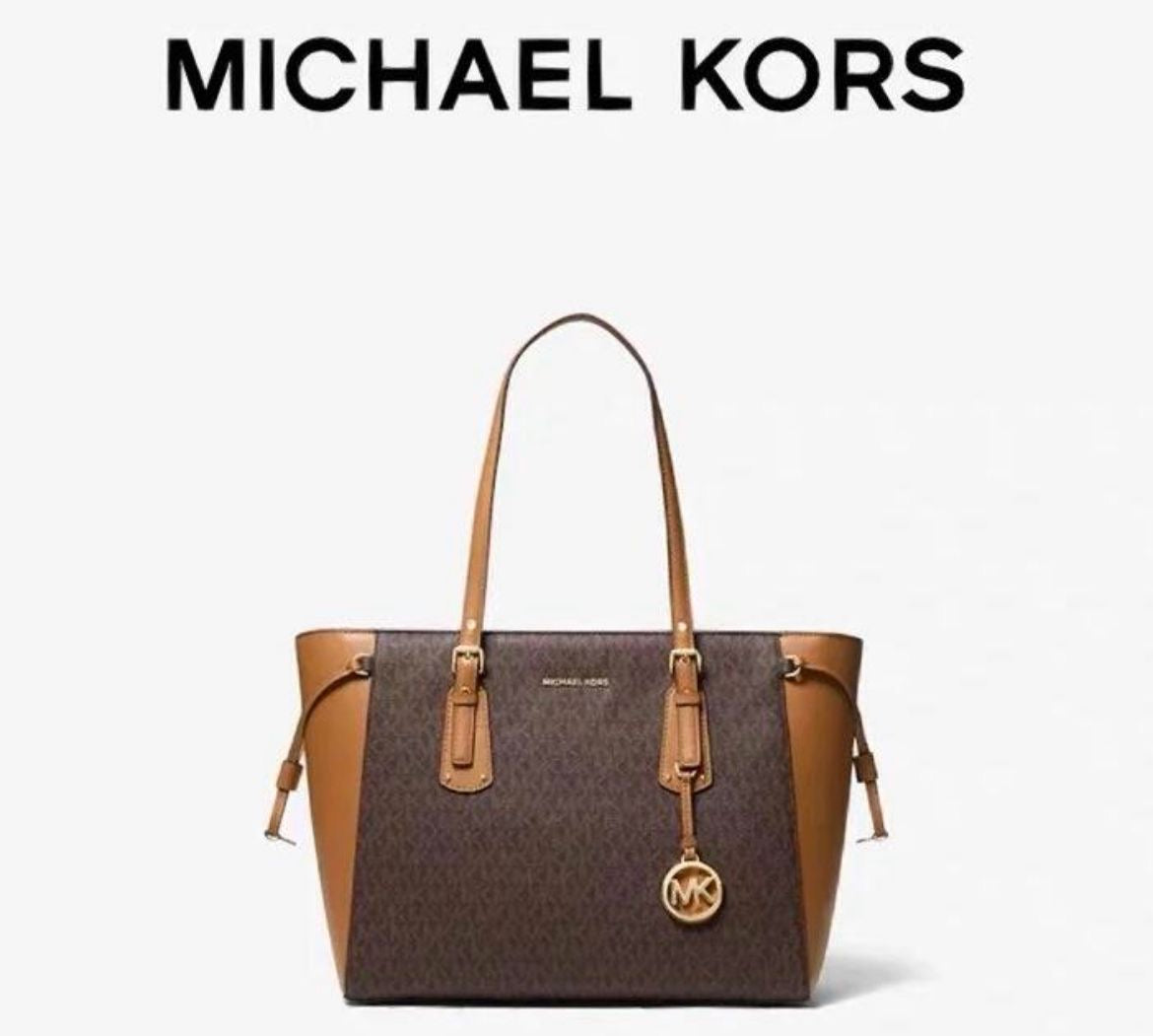 Michael Kors Signature Tote Bag Elegant & Stylish