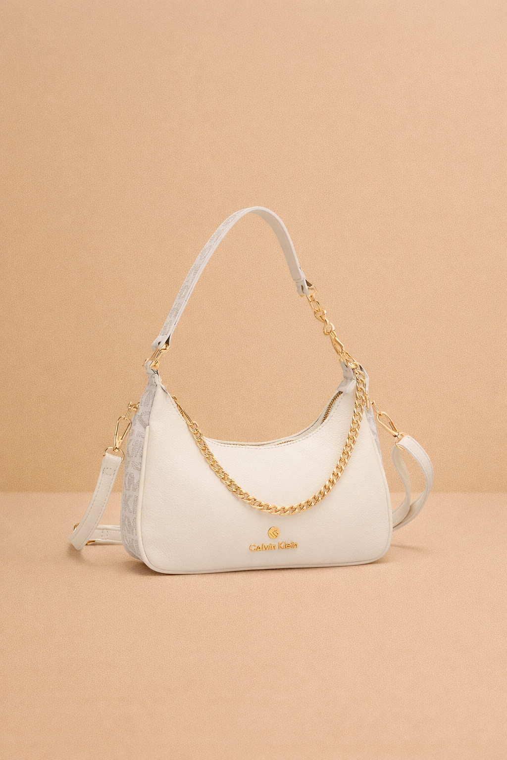 Michael Kors White Shoulder Bag with Gold Chain