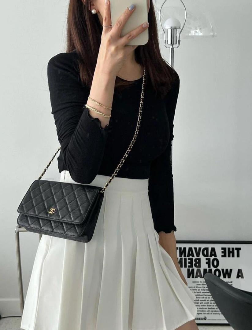 CHANEL Black Ladies Purse