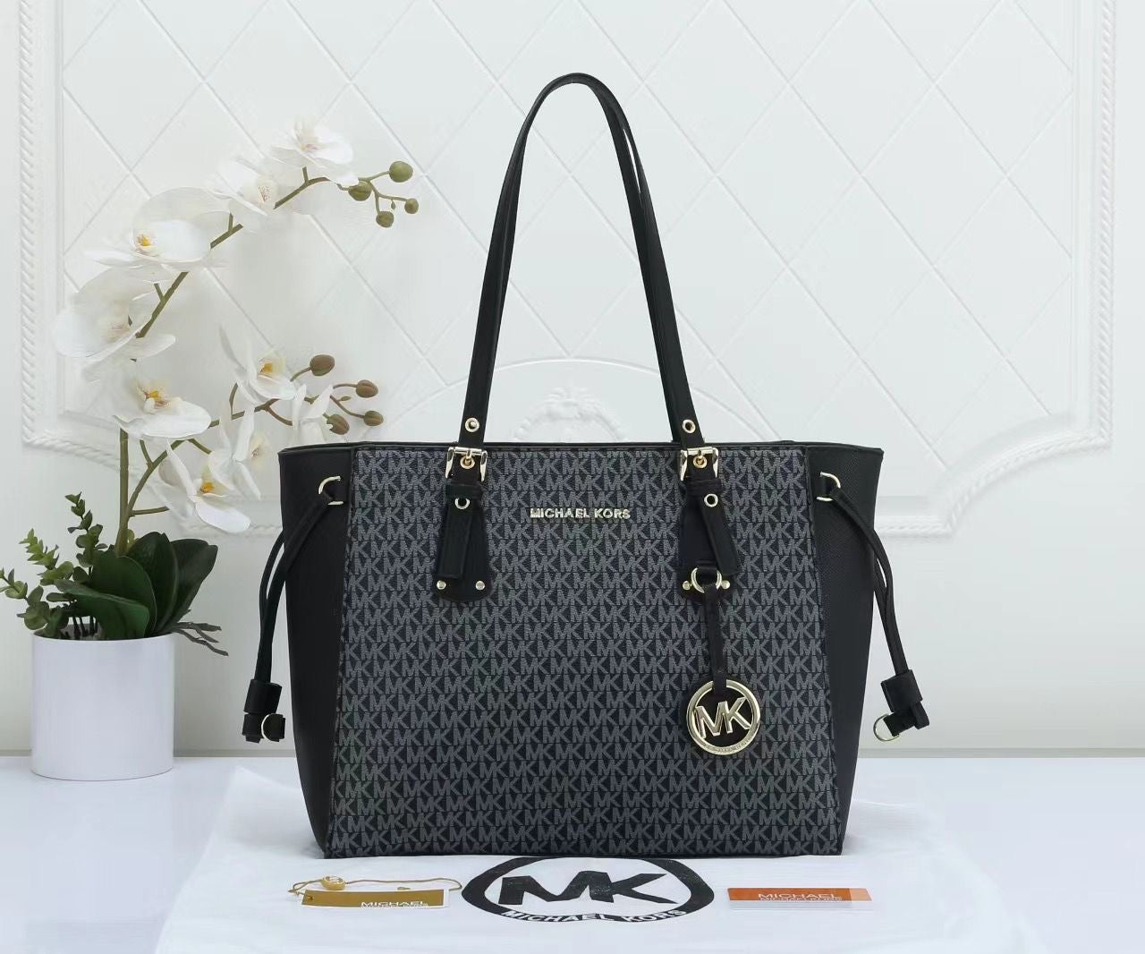 Michael Kors Black Signature Tote Bag Timeless & Versatile